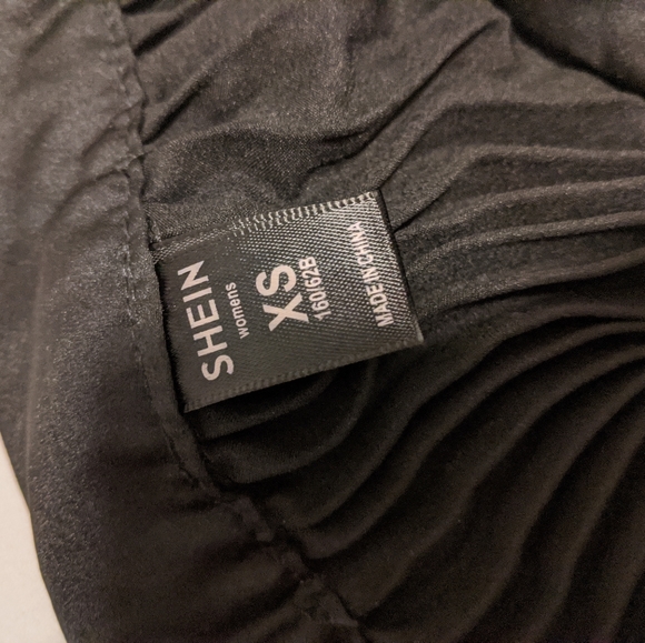 Maxi Pleated Skirt - Picture 4 of 4